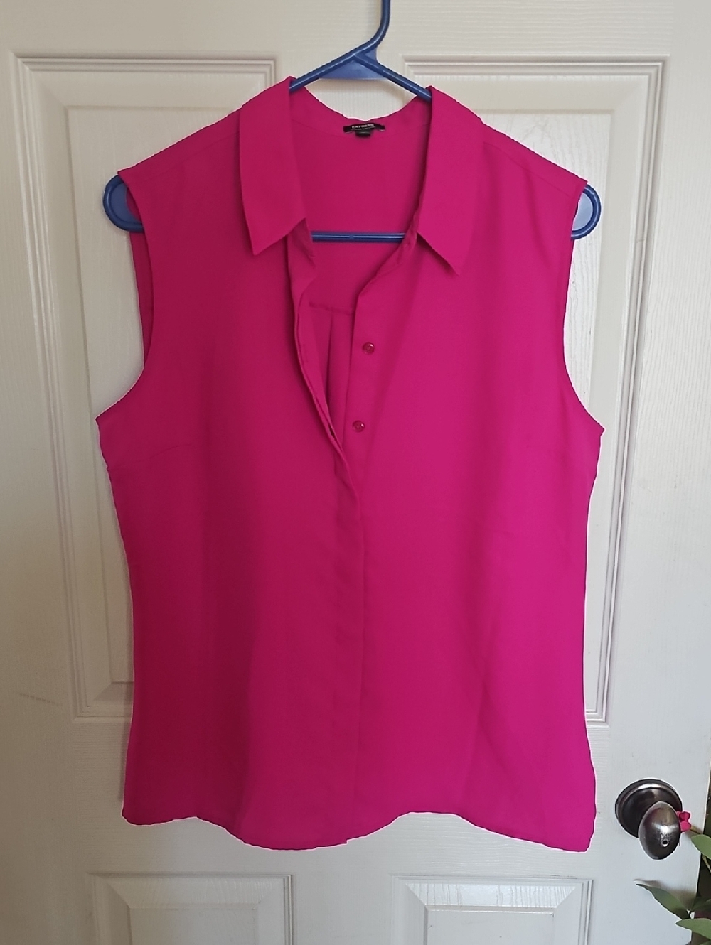 New.  Express Sleeveless Collared Blouse - Fuchsia New